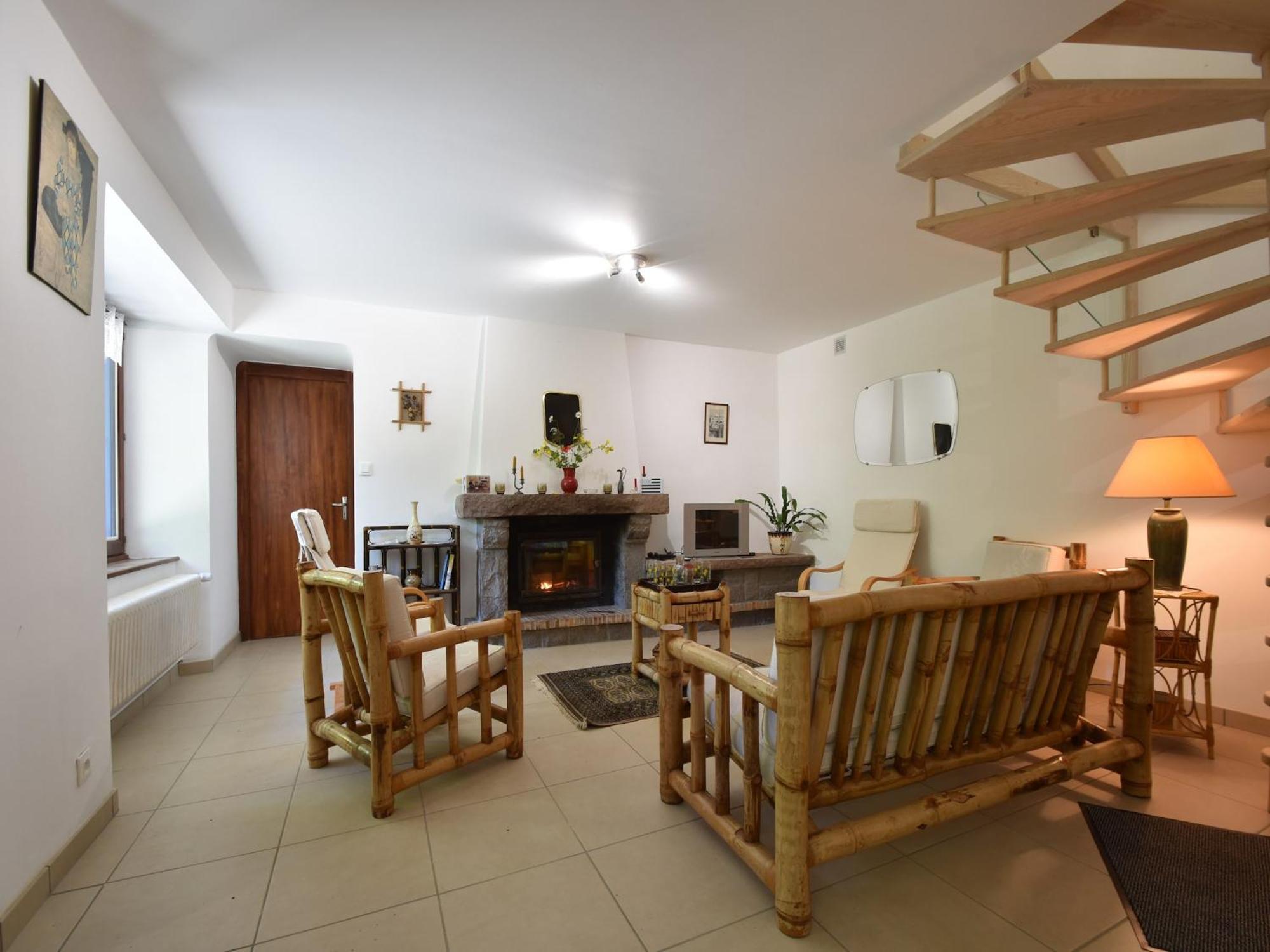 Superb Holiday Home With Private Garden Yvias ภายนอก รูปภาพ